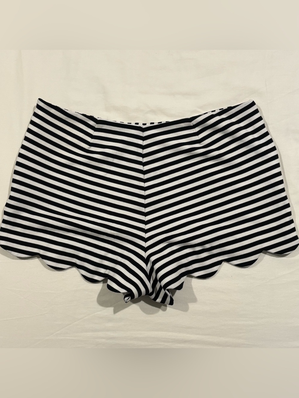 Love Tree Black and White Striped Scallop-Hem High-Waist Shorts - Picture 7 of 7